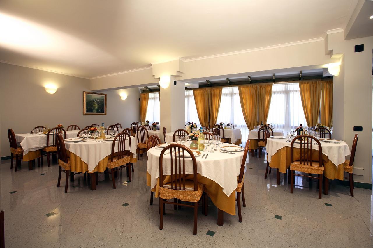 Albergo Terme Santamaria 卡斯泰尔福尔泰 外观 照片