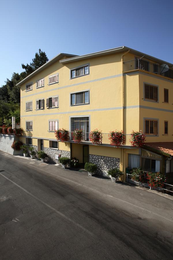 Albergo Terme Santamaria 卡斯泰尔福尔泰 外观 照片